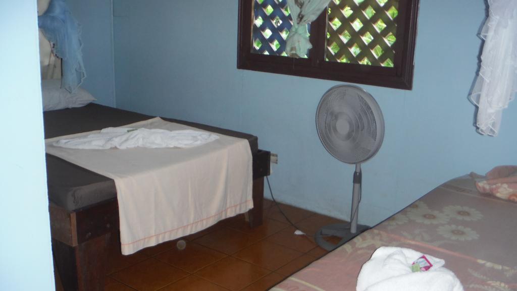 Cabinas Miss Miriam 1 Tortuguero Exterior foto