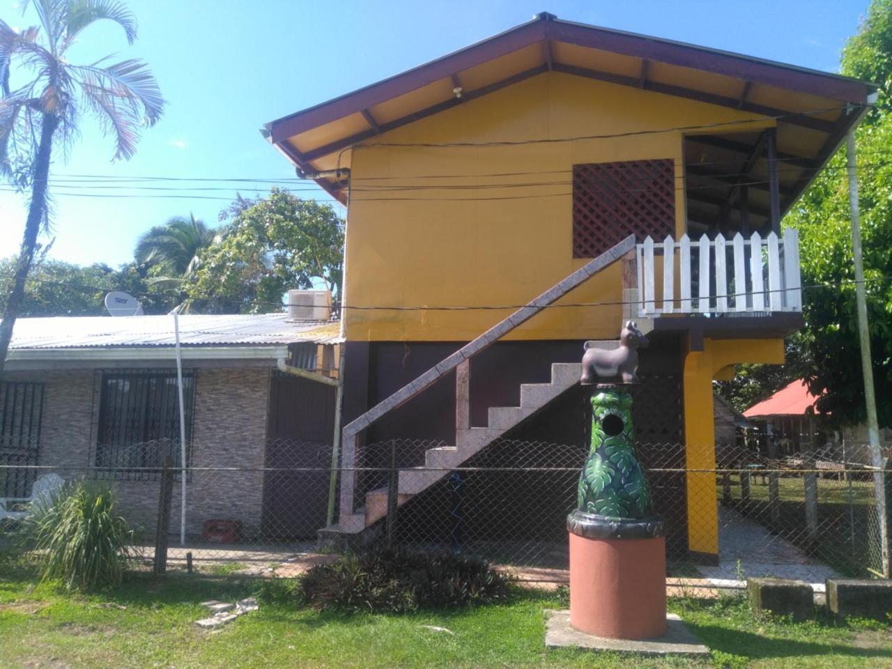 Cabinas Miss Miriam 1 Tortuguero Exterior foto